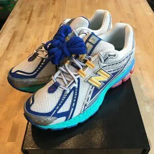 New balance x DTLR ☆ U1906RMS ‘Moon Sign’ New Balance Taps DTLR for a Mystical “Moon Sign” 1906R